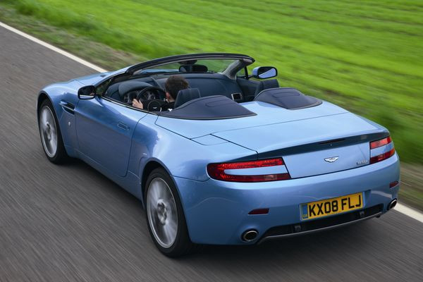 ASTON MARTIN Vantage Roadster