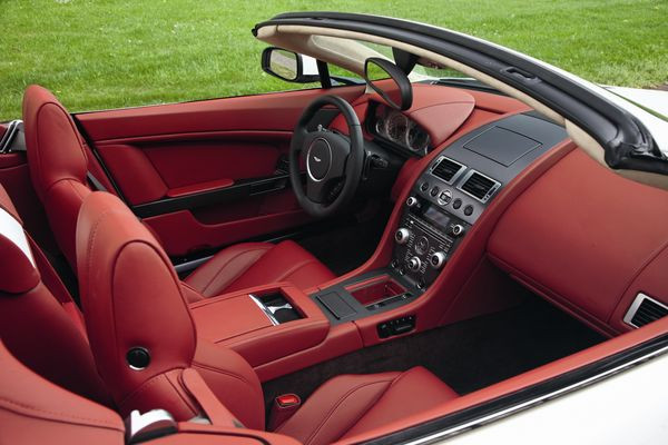 ASTON MARTIN Vantage Roadster