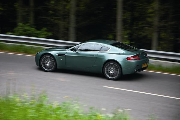ASTON MARTIN Vantage