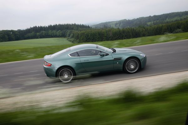 ASTON MARTIN Vantage