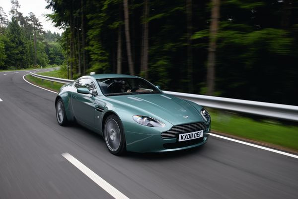 ASTON MARTIN Vantage
