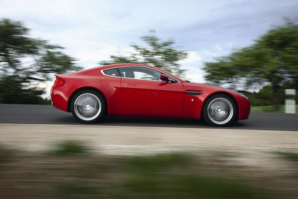 ASTON MARTIN Vantage