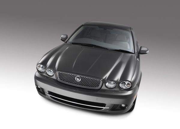 JAGUAR X-Type