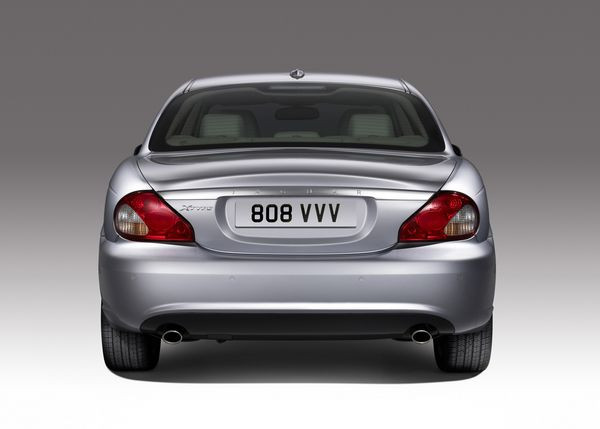 JAGUAR X-Type