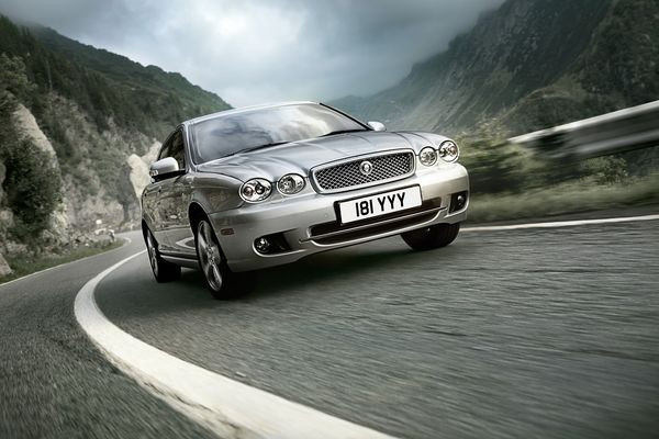 JAGUAR X-Type