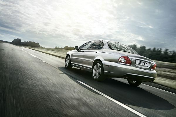 JAGUAR X-Type