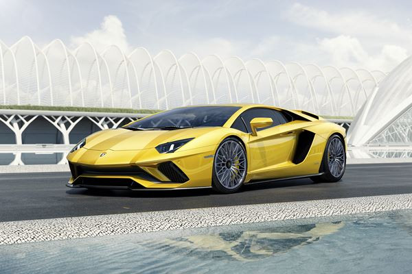 LAMBORGHINI Aventador S