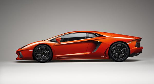 LAMBORGHINI Aventador