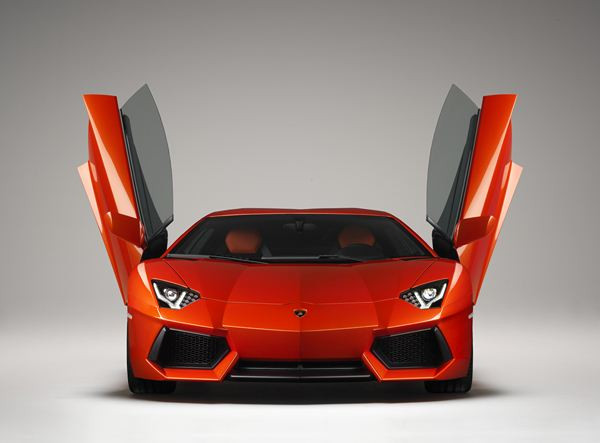 LAMBORGHINI Aventador