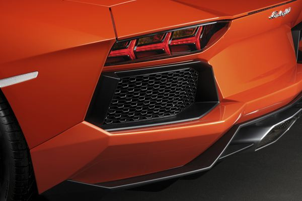 LAMBORGHINI Aventador