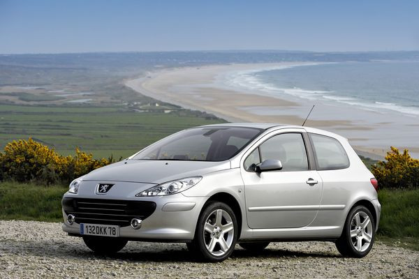 PEUGEOT 307 3 PORTES 1.6 HDi 90 Confort Pack - Caractéristiques ...