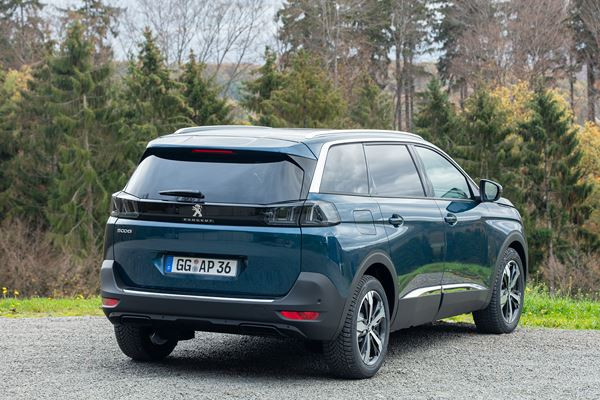 Découvrez le prix du SUV familial Peugeot 5008