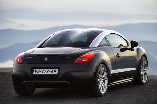 Equipements de la Peugeot RCZ - Féline