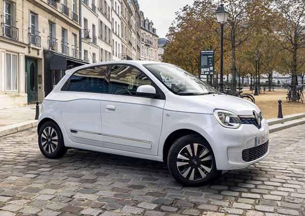 LLD 37 mois et 22 500 km Twingo E-Tech électrique Authentic avec un premier loyer majoré de 3 000 € (4 000 € de bonus écologique et 1 500 € de prime à la conversion déduits) puis 36 loyers de 100 €/mois (les 2ème et 3ème loyers sont offerts)