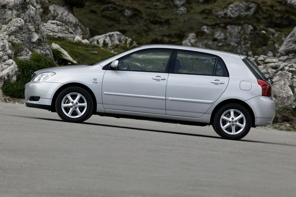 TOYOTA Corolla 5 portes 90 D-4D 90 cv Linea Techno