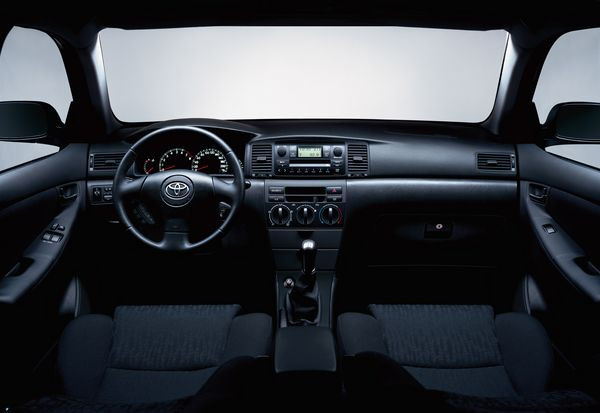 TOYOTA Corolla 5 portes 90 D-4D 90 cv Linea Techno
