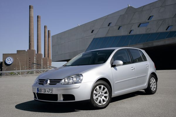 VOLKSWAGEN Golf 5 portes - Prix - La berline compacte de référence 