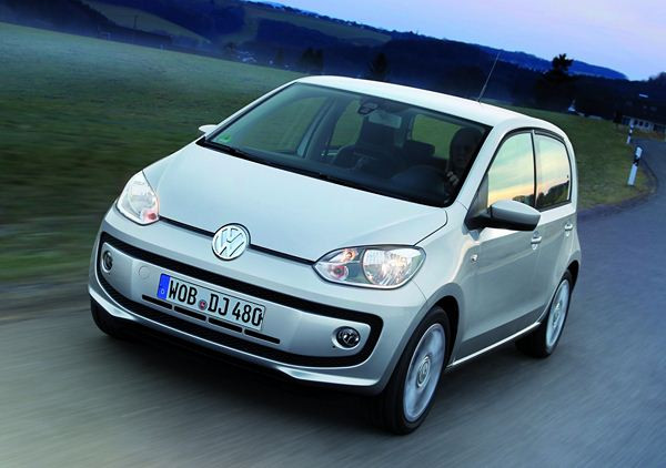 VOLKSWAGEN Up 5 portes - Synthèse - Une petite voiture urbaine cinq portes  équipée comme une grande 