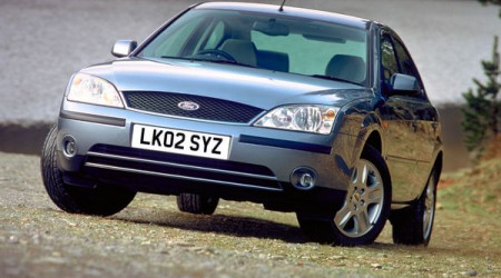 FORD Mondeo 4 portes 3.0 V6 200 Ghia