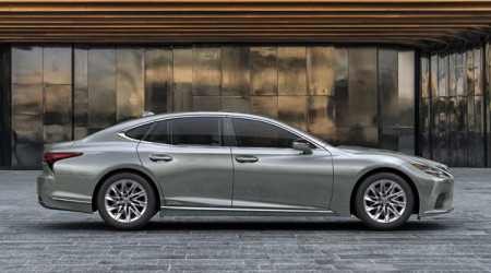 LEXUS LS LS 500h Executive 2WD