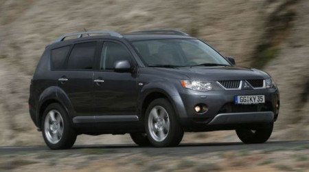 MITSUBISHI Outlander 2.0 DI-D Intense + 7 places Fap