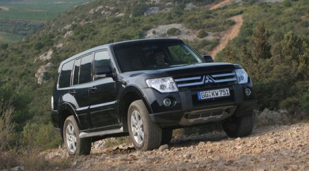 MITSUBISHI Pajero Long 3.2 DI-D 200 Intense