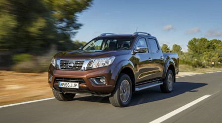 NISSAN NP300 Navara Double-Cab