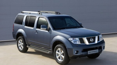 NISSAN Pathfinder 2.5 dCi LE 7 places BVA