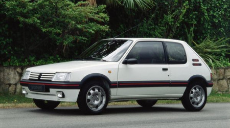 PEUGEOT 205 3 portes 1.6 90 Sacré Numéro