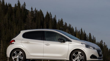 PEUGEOT 208 5 portes