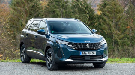 PEUGEOT 5008