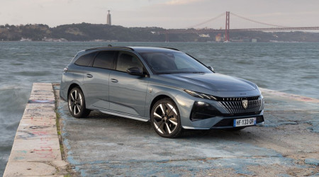 PEUGEOT e-308 SW 115 kW 55 kWh Style