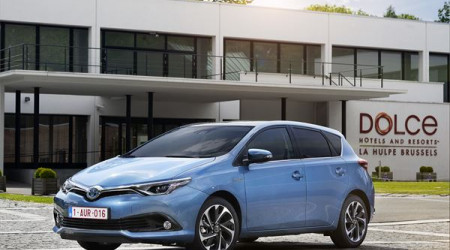 TOYOTA Auris Hybride 1.8 VVT-i 136h Lounge