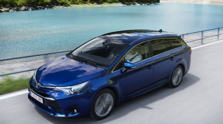 TOYOTA Avensis Touring Sports 147 VVTi Executive