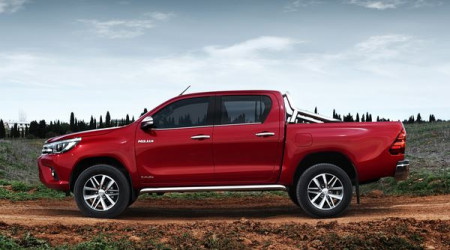 TOYOTA Hilux Double Cabine 2.4 D-4D 150 Lounge AWD