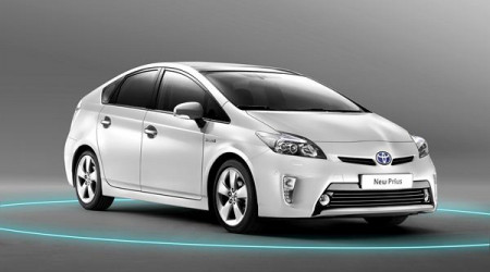 TOYOTA Prius 136h Dynamic 15 pouces