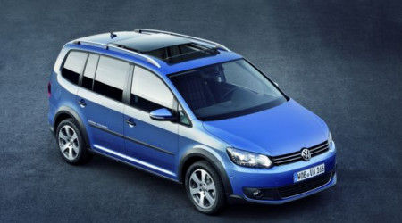 VOLKSWAGEN Cross Touran