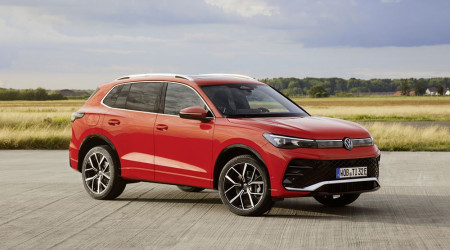 4x4 Compacts : le Tiguan devant l'Ateca, la XCeed, le CX-30, le 3008, le T-Roc, le Grandland, le Karoq, le Q3, le Q3 Sportback, le X1, l'Austral, le Tucson, le XC 40, le Sportage, le C5 Aircross et le GLA