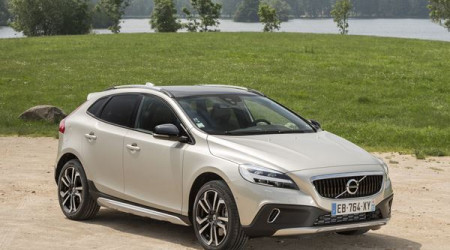 VOLVO V40 Cross Country D2 120 Xénium Geartronic 6 Fap