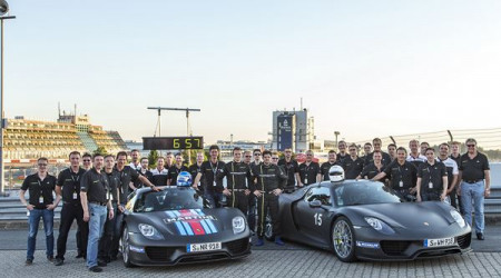 /data/reportages/actualites/2013/2013-09-11-La-porsche-918-spyder-effectue-la-boucle-nord-du-nurburgring-en-moins-de-sept-minutes/Diaporama/Porsche-918 Spyder-Sportive-Copyright-Porsche-01.jpg