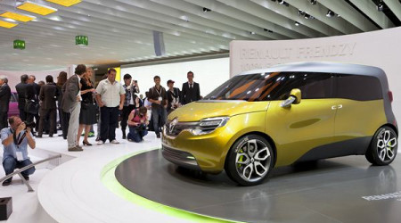 /data/reportages/concept-cars/2011/2011-09-23-Zoom-sur-le-concept-renault-frendzy-de-ludospace-professionnel/Diaporama/Renault-Frendzy-Concept car-Copyright-Renault-01.jpg
