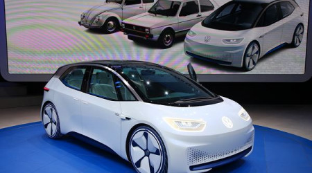 /data/reportages/concept-cars/2016/2016-09-29-Le-concept-car-volkswagen-i-d-electrique-annonce-une-autonomie-allant-de-400-a-600-km/Diaporama/Volkswagen-ID-Concept-Copyright-Volkswagen-01.jpg