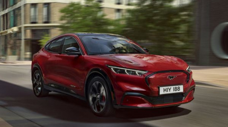 /data/reportages/nouveautes/2021/2021-01-14-Ford-mustang-mach-e-un-suv-electrique-race-dote-de-trois-modes-de-conduite/Diaporama/Ford-Mustang Mach-E-Sportive-Tout terrain-Copyright-Ford-01.jpg