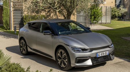 /data/reportages/nouveautes/2021/2021-04-29-Kia-ev6-un-crossover-electrique-affichant-plus-de-510-km-d-autonomie/Diaporama/Kia EV6 2021-01 Exterieur 3 4 Avant.jpg
