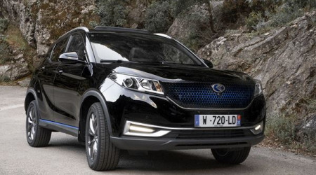 /data/reportages/nouveautes/2021/2021-10-01-Le-suv-compact-electrique-seres-3-revendique-une-autonomie-de-330-km/Diaporama/01-Seres 3 2021 Exterieur 3 4 Avant.jpg