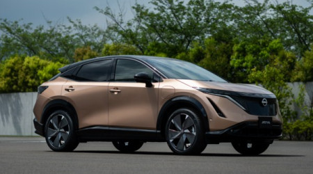 /data/reportages/nouveautes/2022/2022-03-21-Le-crossover-coupe-electrique-nissan-ariya-revendique-une-autonomie-de-520-km-wltp/Nissan-Ariya-Tout terrain-Familial-Copyright-Nissan-01.jpg