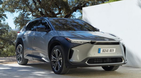 /data/reportages/nouveautes/2023/2023-05-03-Le-suv-electrique-a-batterie-toyota-bz4x-repose-sur-une-architecture-modulaire-dediee/Toyota bZ4X 2022 01 Exterieur 3 4 Avant.jpg