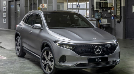 /data/reportages/nouveautes/2023/2023-11-22-Le-suv-compact-electrique-mercedes-eqa-mis-a-jour-en-approche/01 Mercedes EQA 2024 Exterieur 34 Avant.jpg