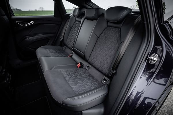AUDI Q4 Sportback e-tron 50 quattro 299 ch 82 kWh 82 kWh Design Luxe