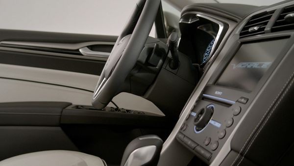 FORD Mondeo Vignale 4 portes 2.0 TDCi i-AWD 180 PowerShift